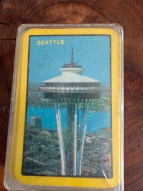 Yellow-Edged Seattle Trading Cards Pack